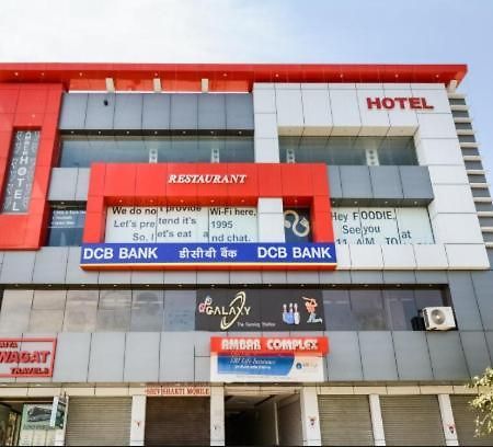 Amber Hotel Barmer Εξωτερικό φωτογραφία