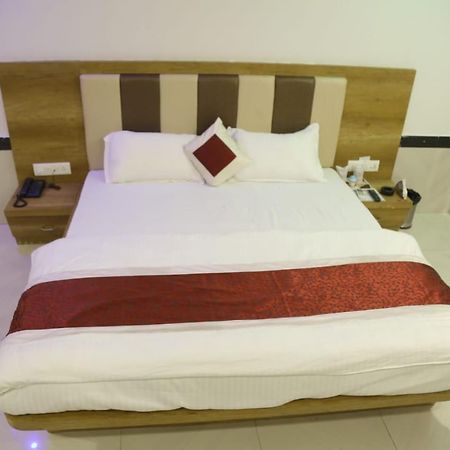 Amber Hotel Barmer Εξωτερικό φωτογραφία