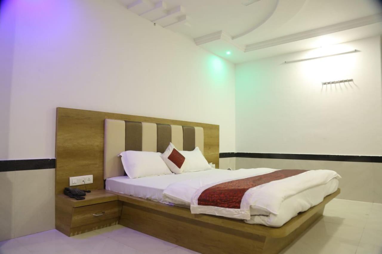 Amber Hotel Barmer Εξωτερικό φωτογραφία